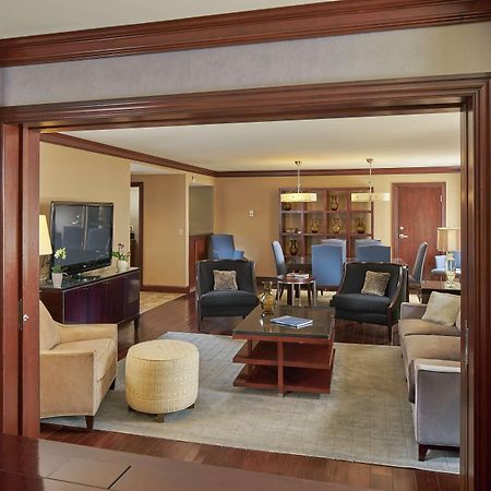 Hilton Raleigh North Hills Hotel Интериор снимка