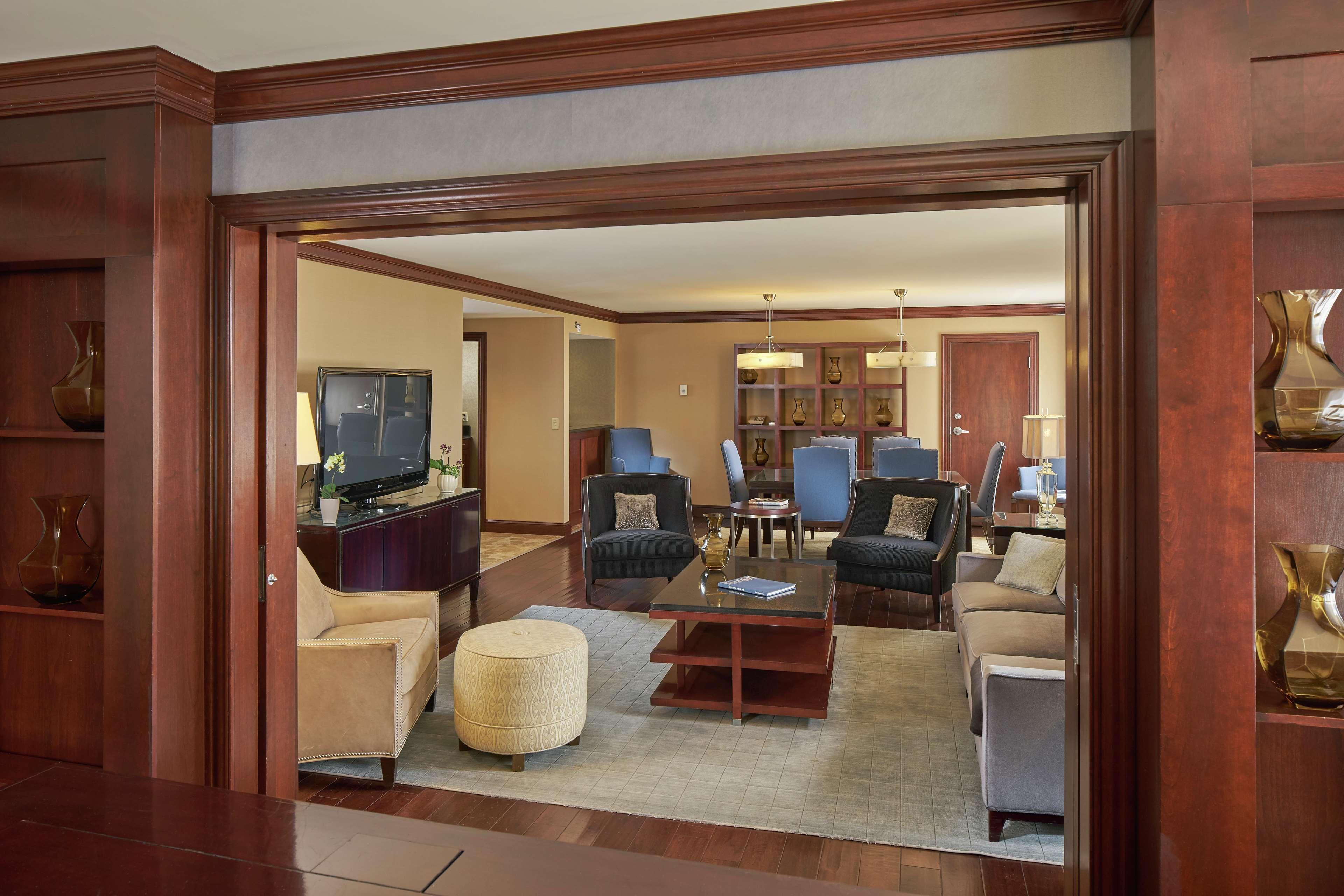 Hilton Raleigh North Hills Hotel Интериор снимка