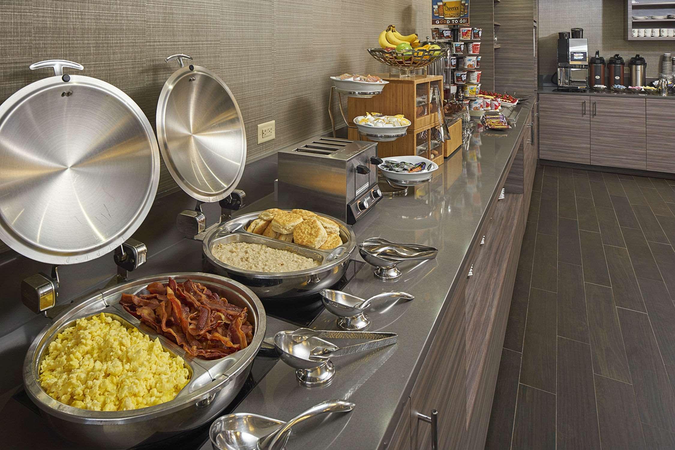 Hilton Raleigh North Hills Hotel Екстериор снимка