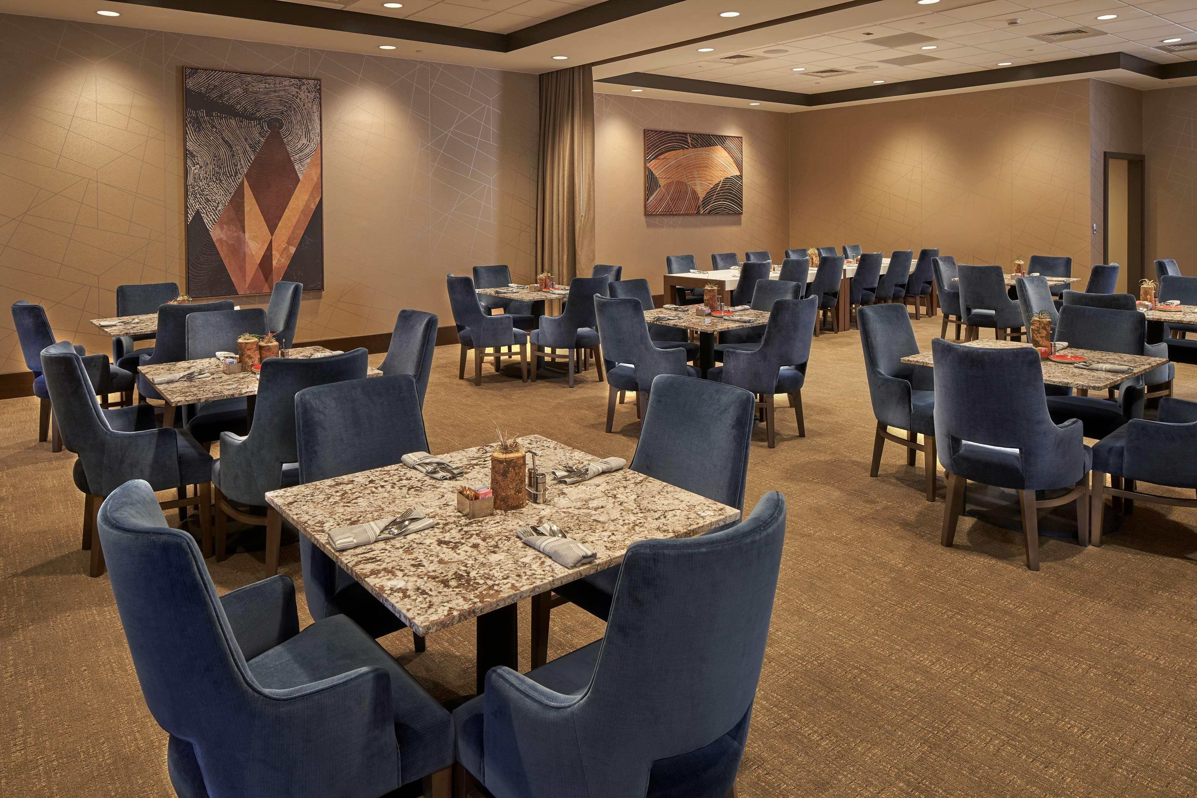 Hilton Raleigh North Hills Hotel Екстериор снимка