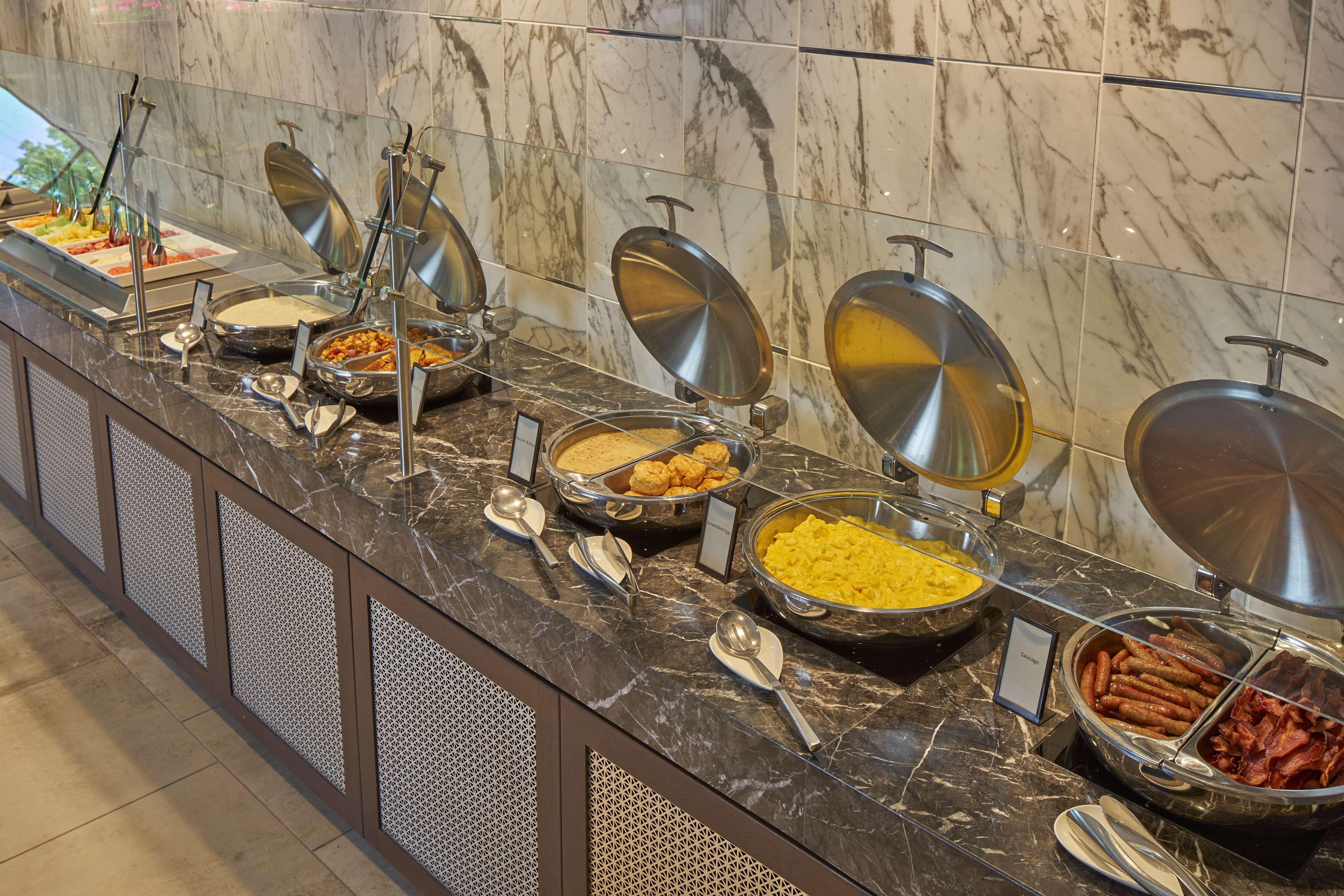 Hilton Raleigh North Hills Hotel Ресторант снимка