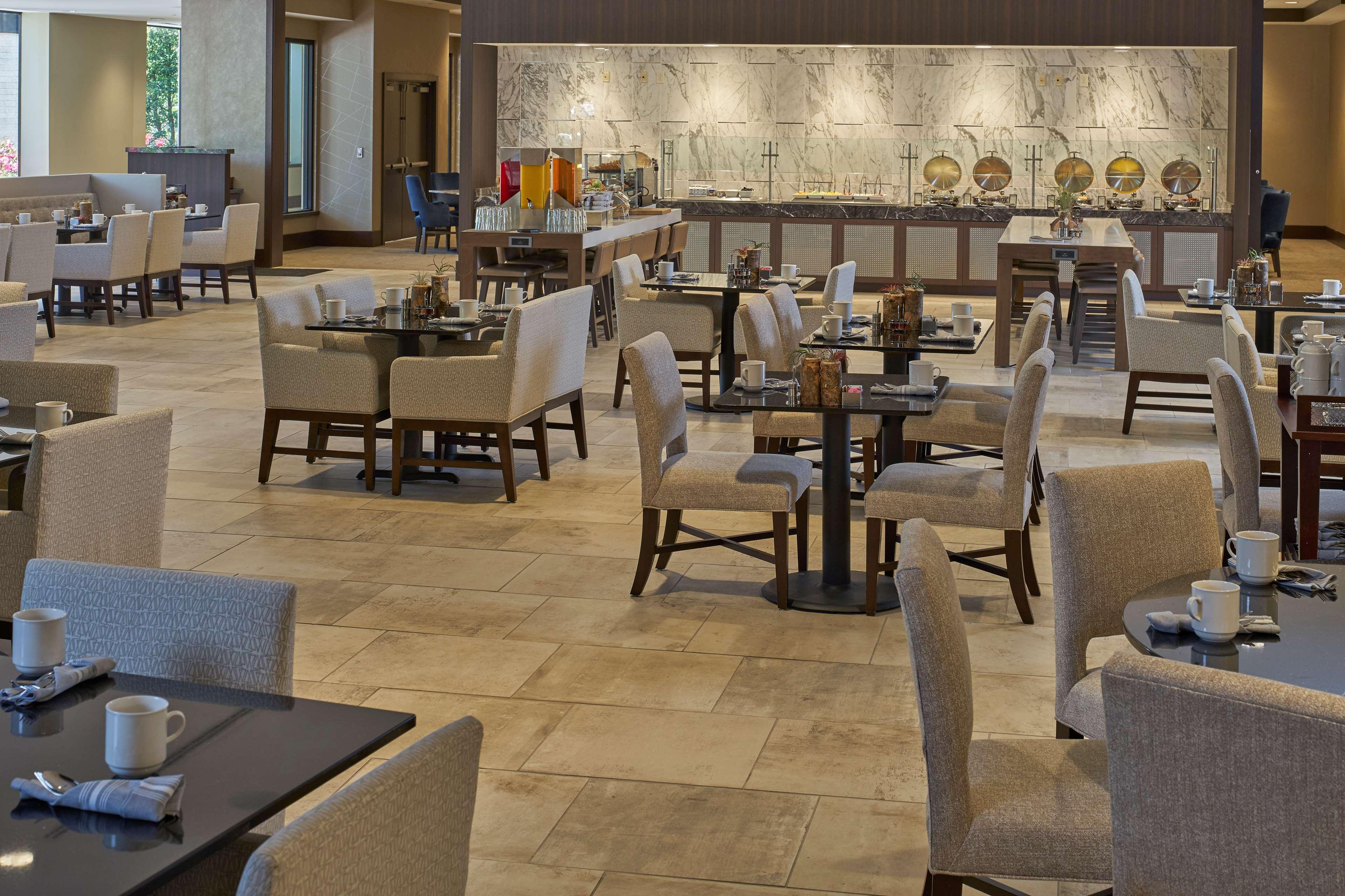 Hilton Raleigh North Hills Hotel Екстериор снимка
