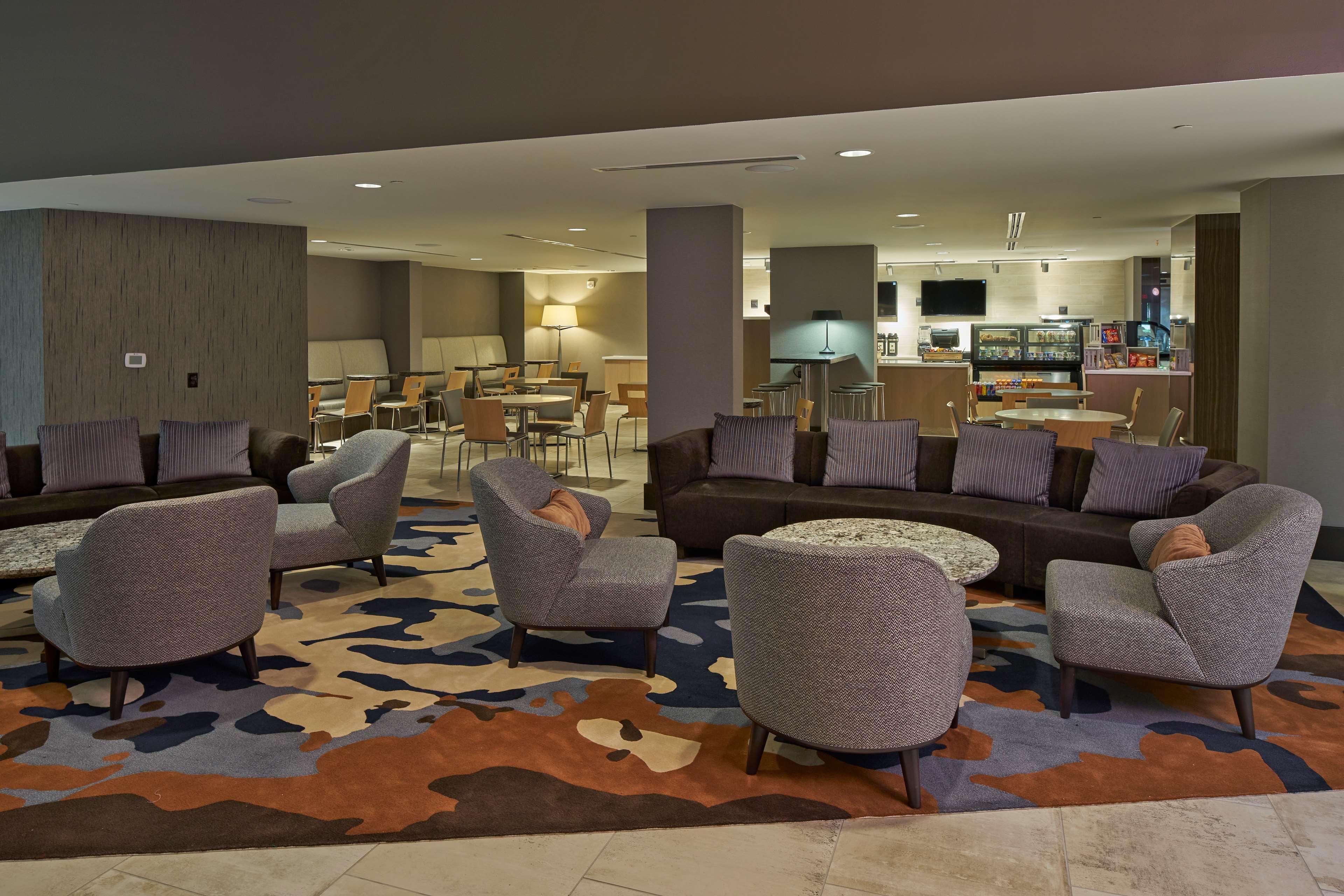 Hilton Raleigh North Hills Hotel Съоръжения снимка