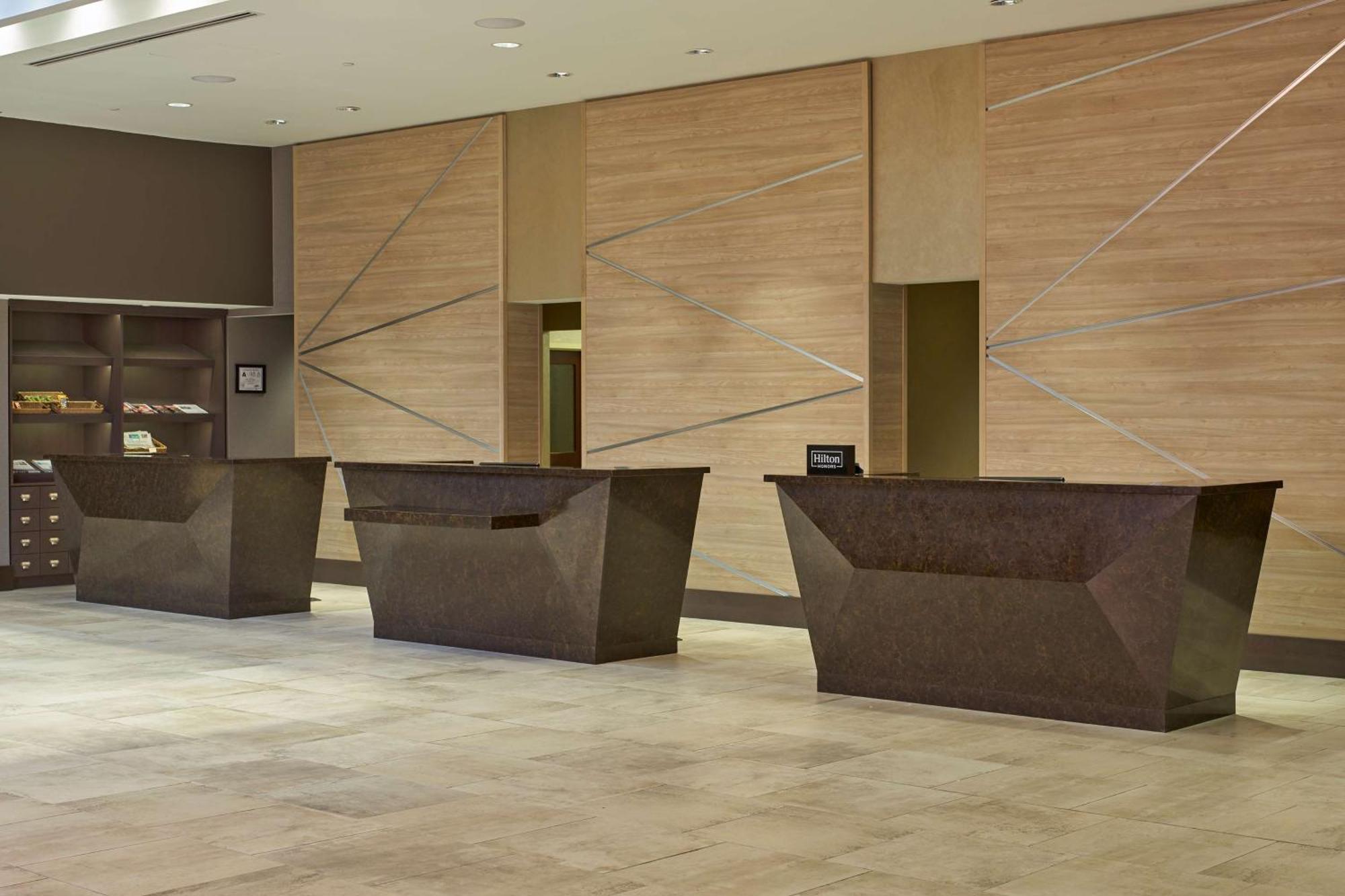 Hilton Raleigh North Hills Hotel Екстериор снимка