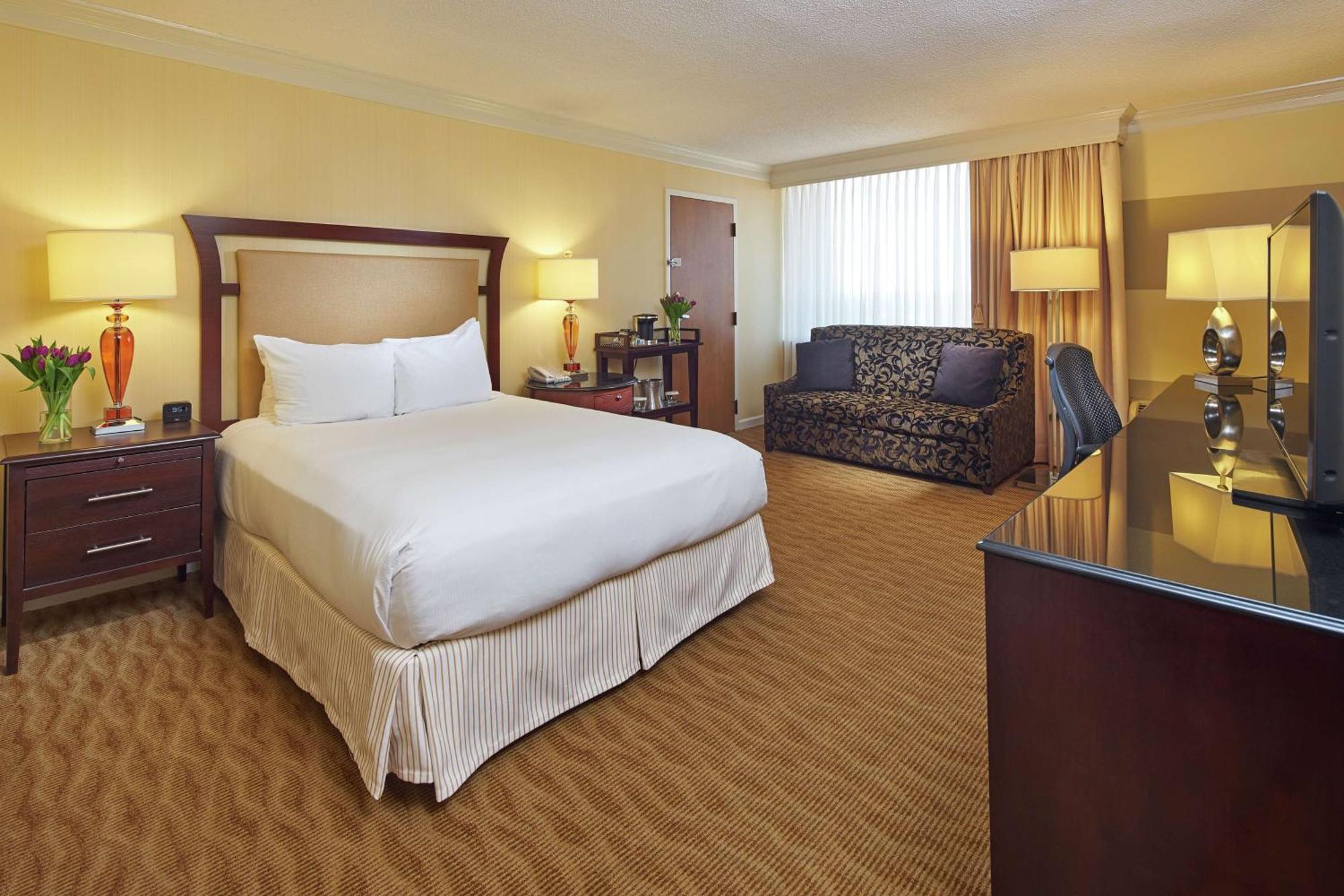 Hilton Raleigh North Hills Hotel Екстериор снимка